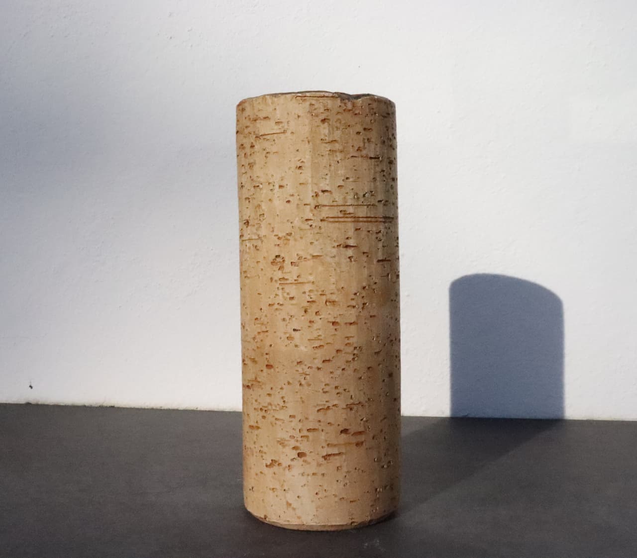 Thumbnail for Vase en terre cuite émaillé et liège imitation