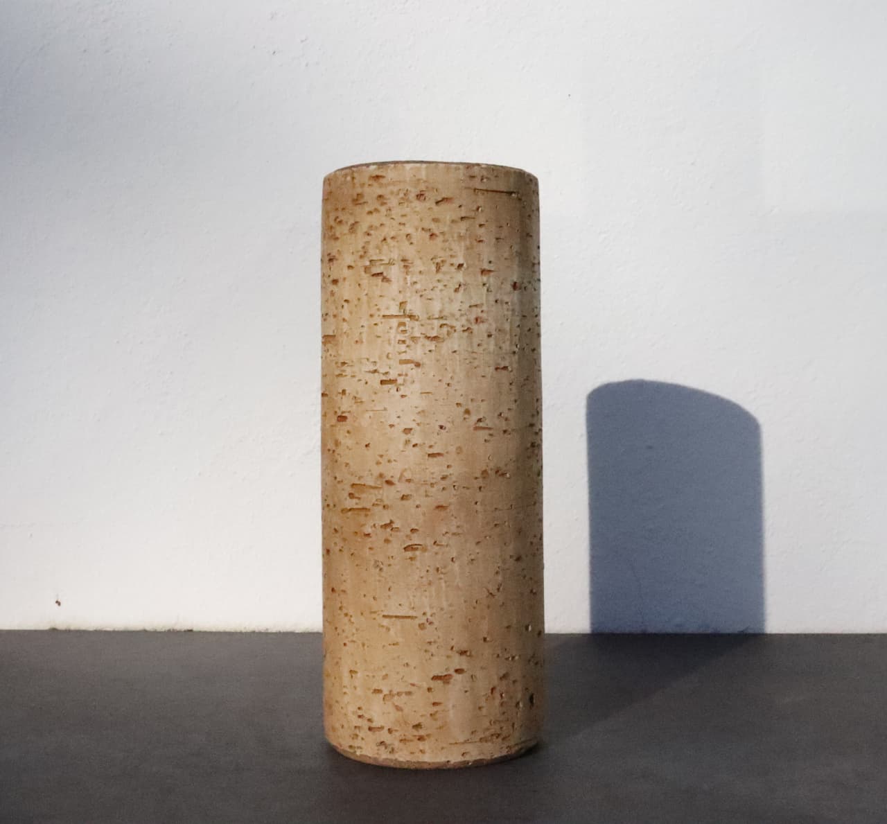 Thumbnail for Vase en terre cuite émaillé et liège imitation