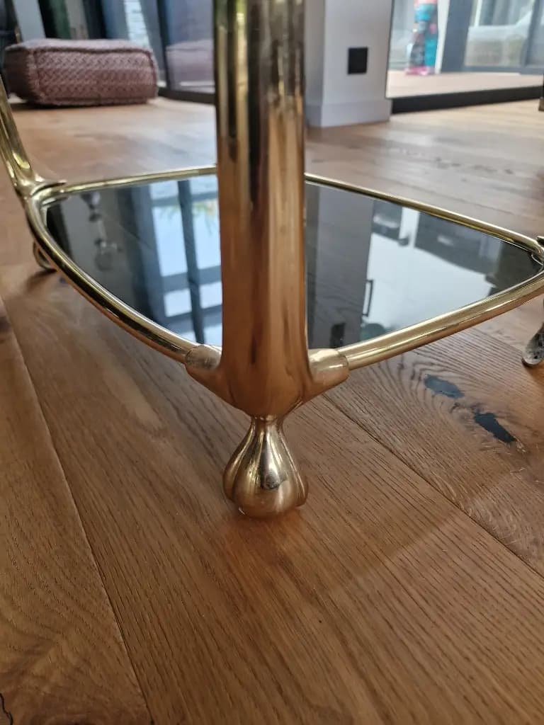 Thumbnail for table appoint laiton