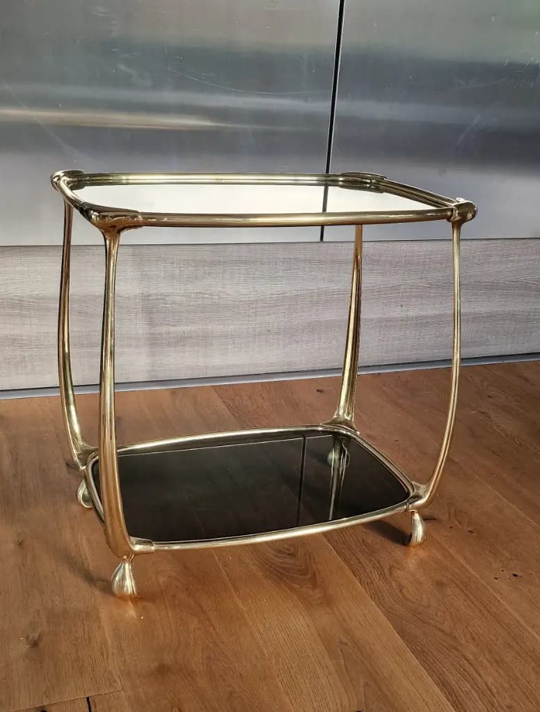 Thumbnail for table appoint laiton