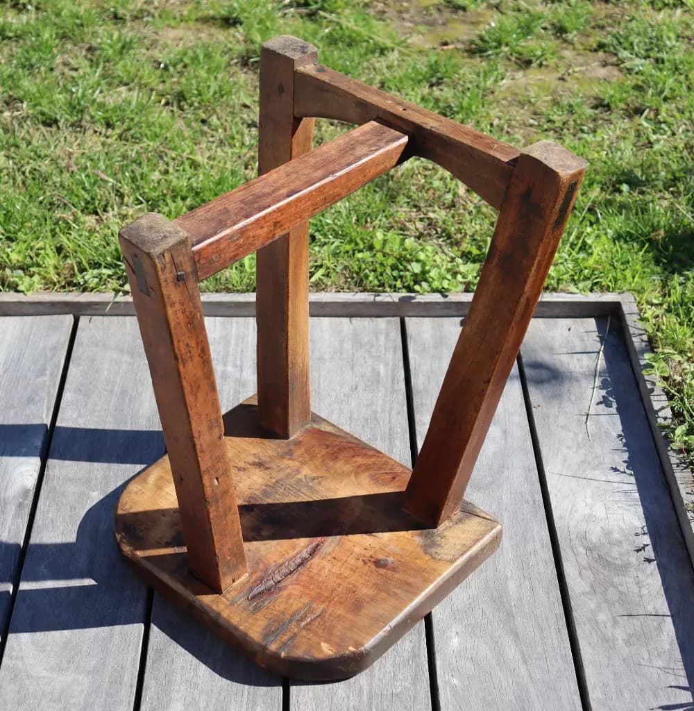 Thumbnail for Tabouret de traite ou de métier