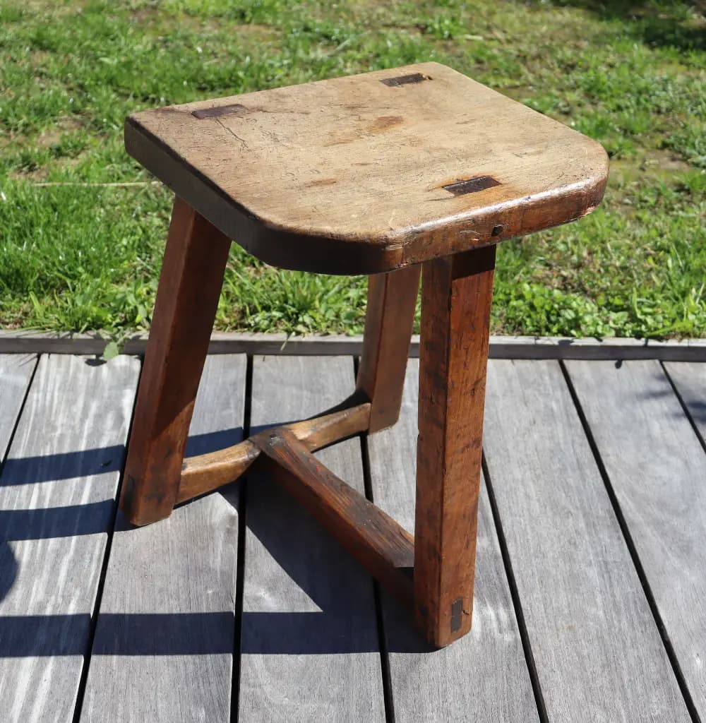 Thumbnail for Tabouret de traite ou de métier