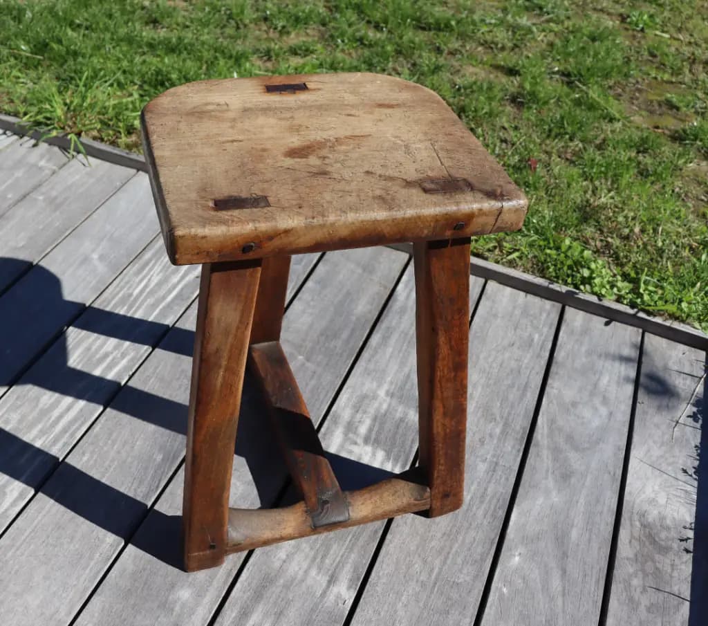 Thumbnail for Tabouret de traite ou de métier