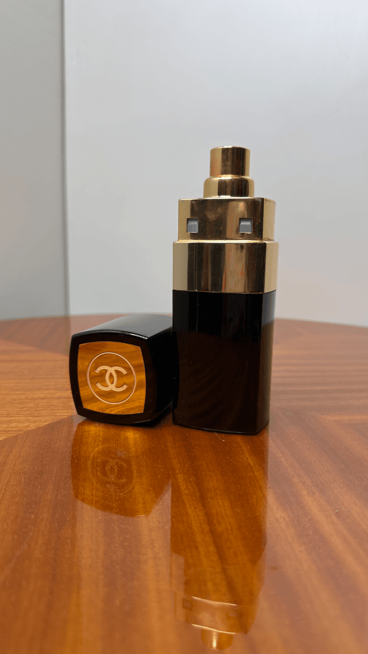 Thumbnail for Flacon vaporisateur de parfum Chanel