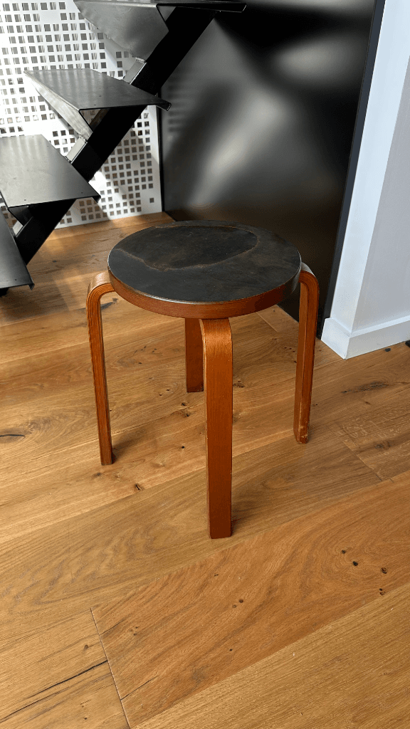 Thumbnail for Tabouret scandinave Alvar Aalto