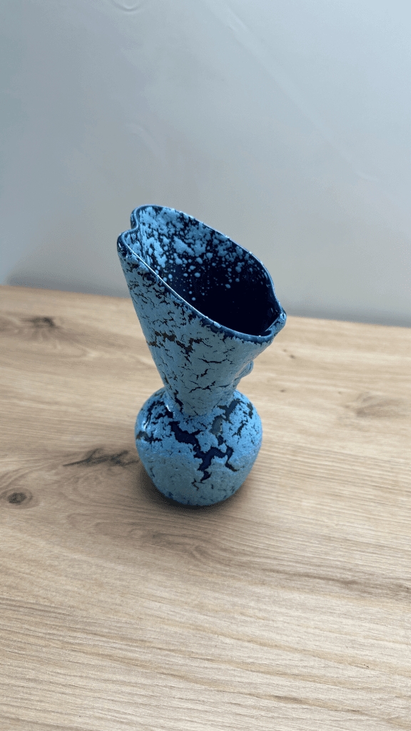 Thumbnail for Vase décoratif en céramique émaillée