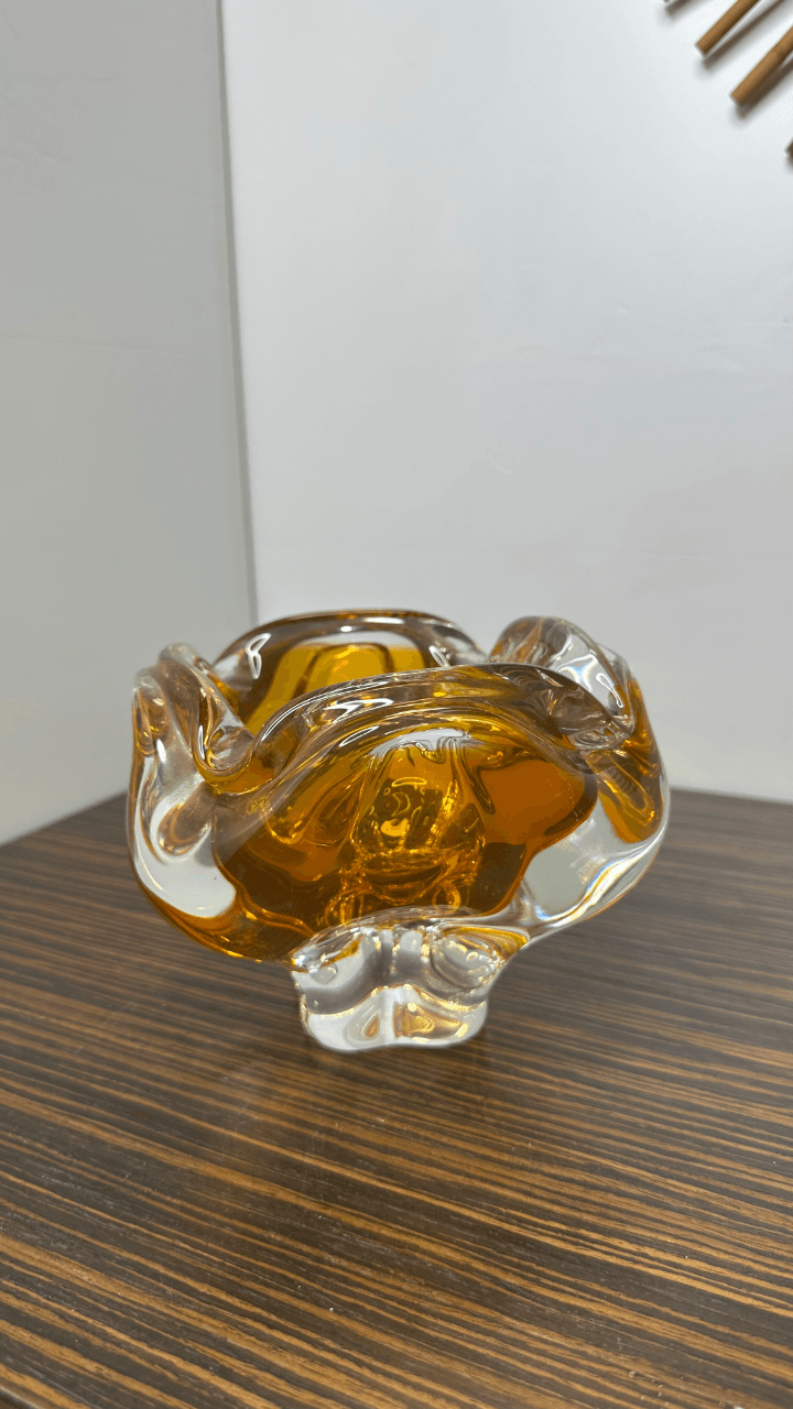 Thumbnail for Cendrier en verre soufflé