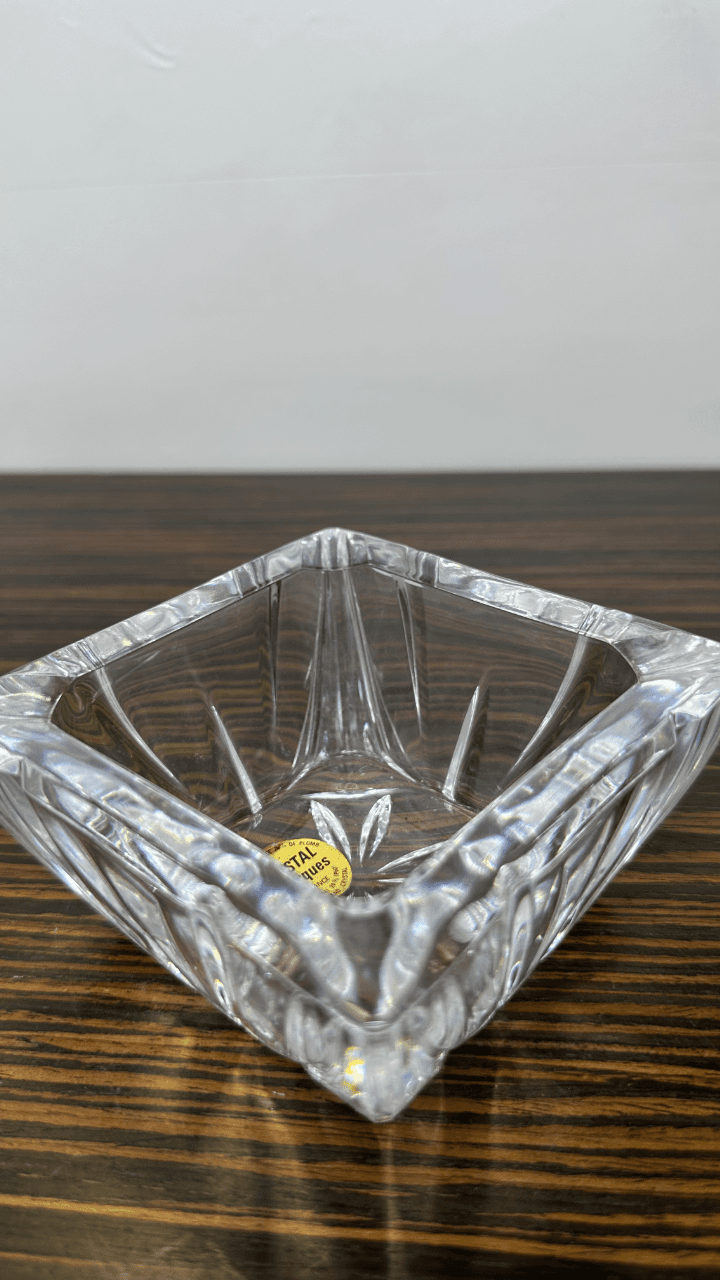 Thumbnail for Cendrier en cristal