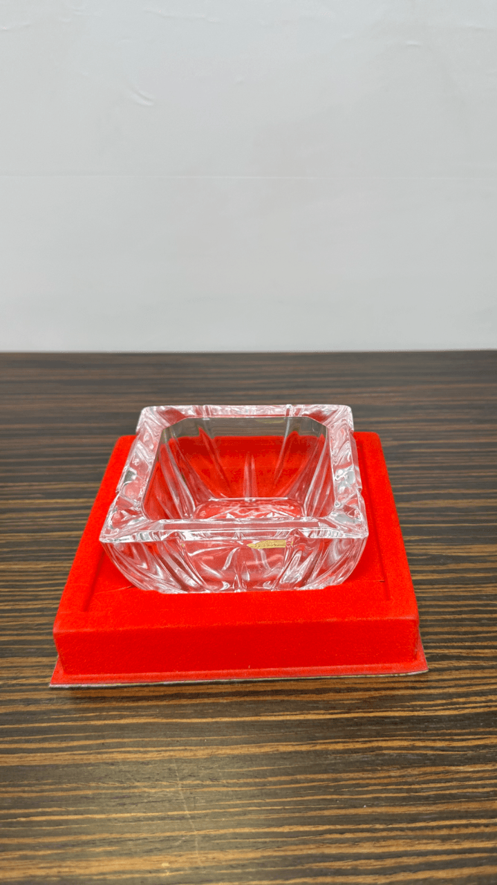 Thumbnail for Cendrier en cristal