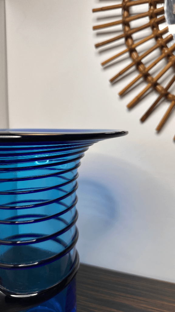 Thumbnail for Vase en verre soufflé