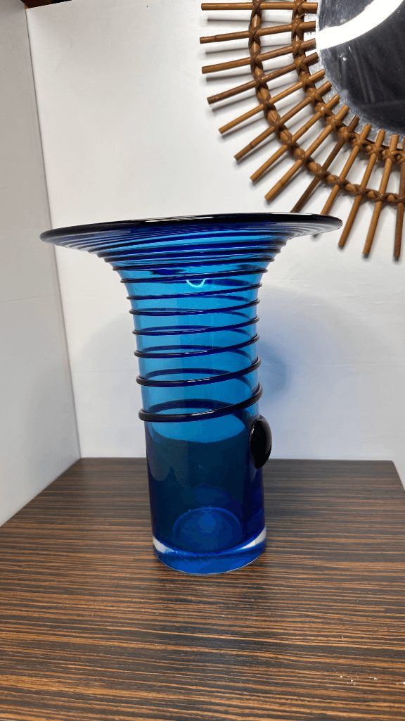 Thumbnail for Vase en verre soufflé