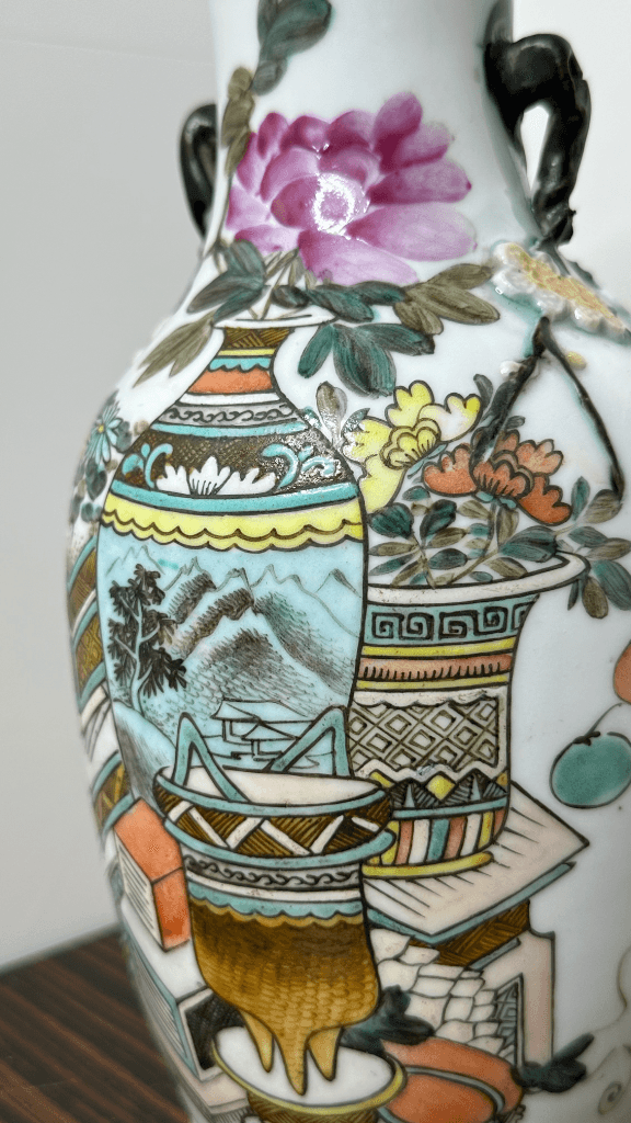Thumbnail for Vase chinois en porcelaine