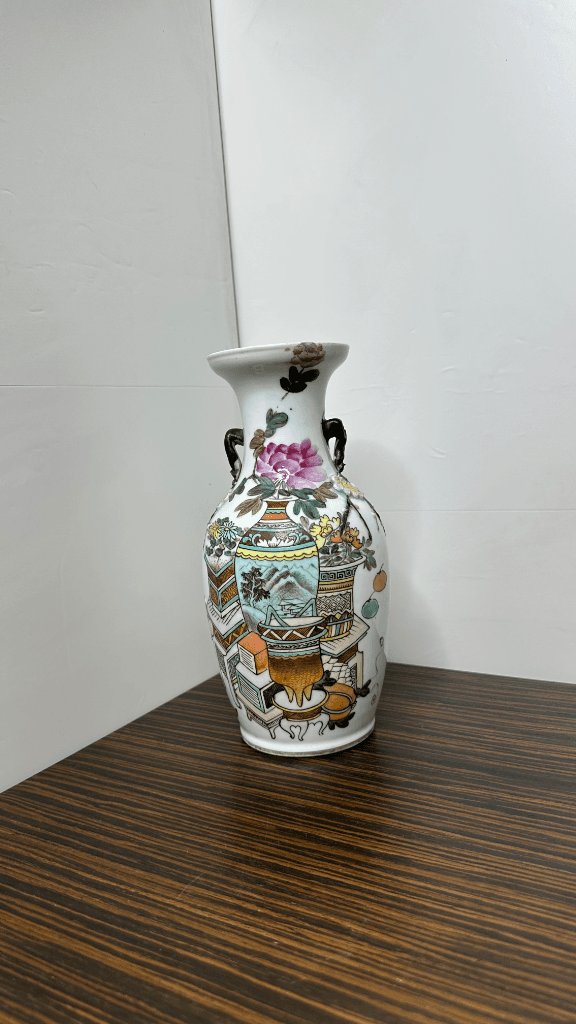 Thumbnail for Vase chinois en porcelaine