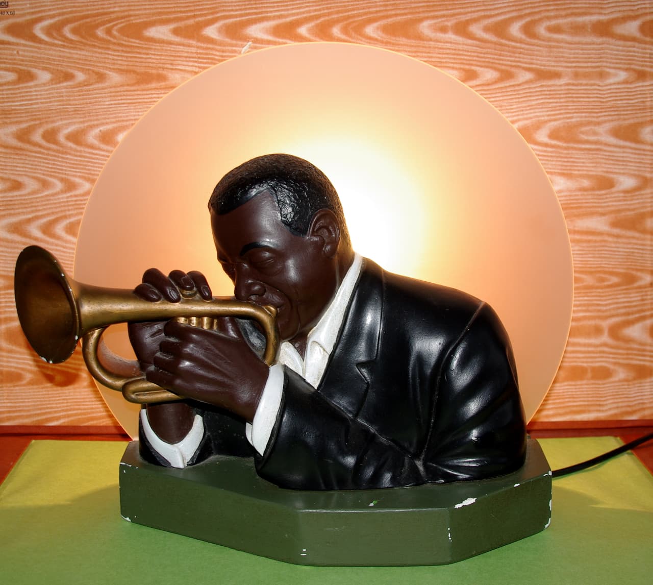 Thumbnail for Lampe de chevet "le trompettiste jazz"